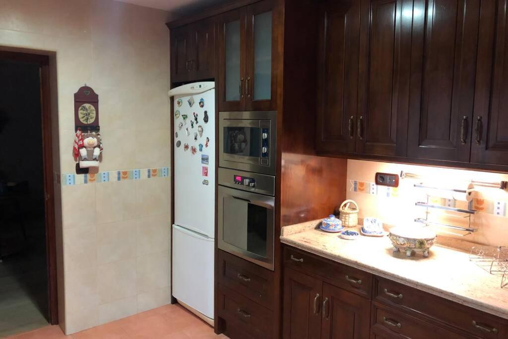 Casa En Granada Con Hermoso Jardin, Parking Calle מראה חיצוני תמונה